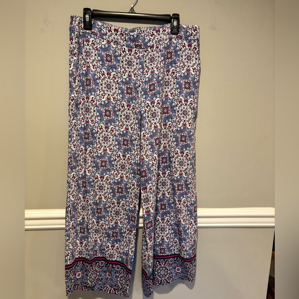 Women's Loft Paisley Print Wide Leg Pants - Size Medium Worn 2x